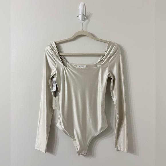 BNWT BABATON Satinette Squareneck Matte Pearl Longsleeve Bodysuit Sz S Cool Girl - Picture 2 of 7